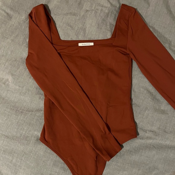 ⭐️BRAND NEW⭐️ Babaton Contour Bodysuit - Picture 3 of 4